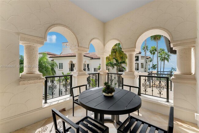 Building Photo - 2331 Fisher Island Dr