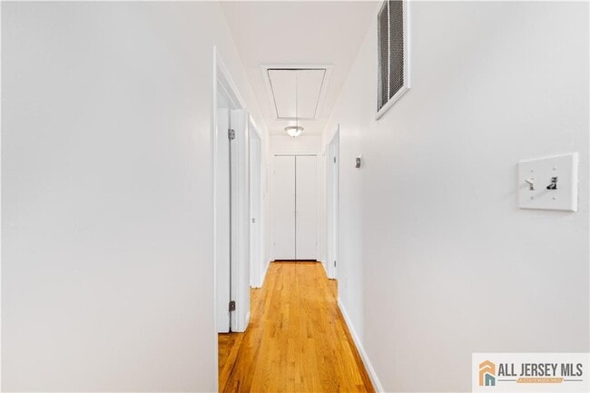 Building Photo - 1 Stanton St