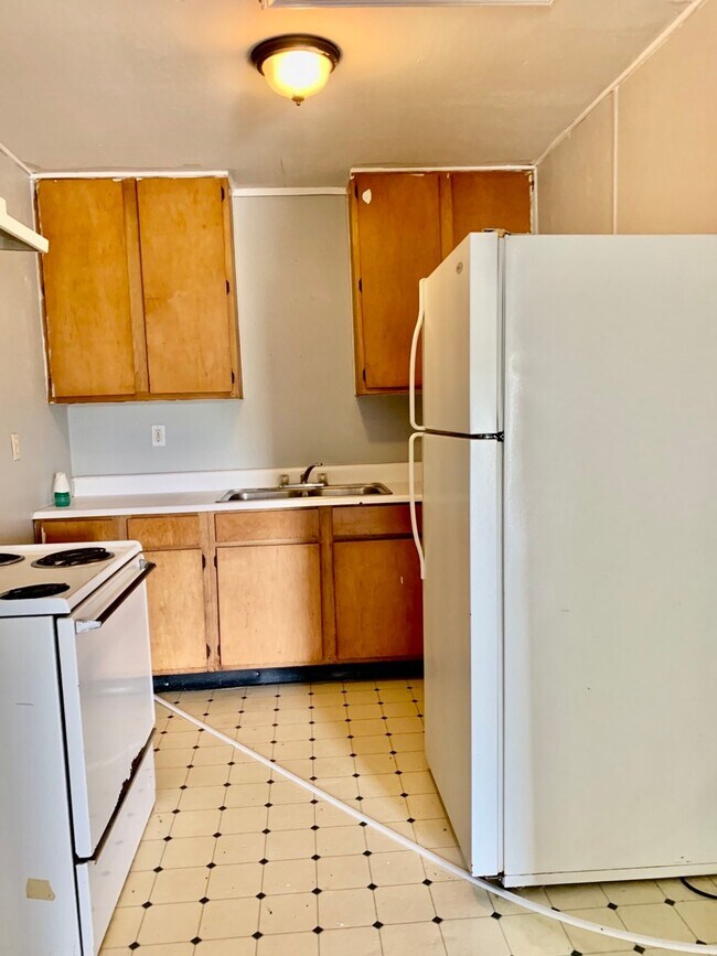 Building Photo - 1907 Avenue C