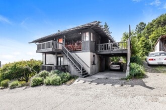 Building Photo - Fully Furnished Lower Unit In Berkeley!