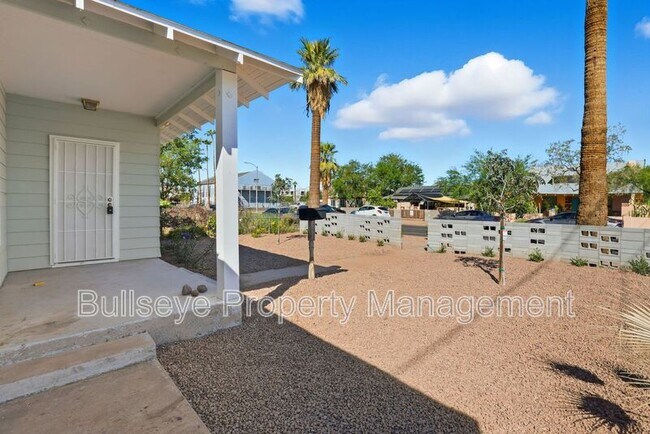 Building Photo - 925 E Garfield St