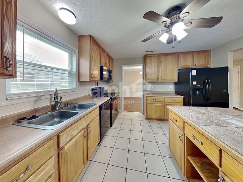 Building Photo - 311 Hartford Ct