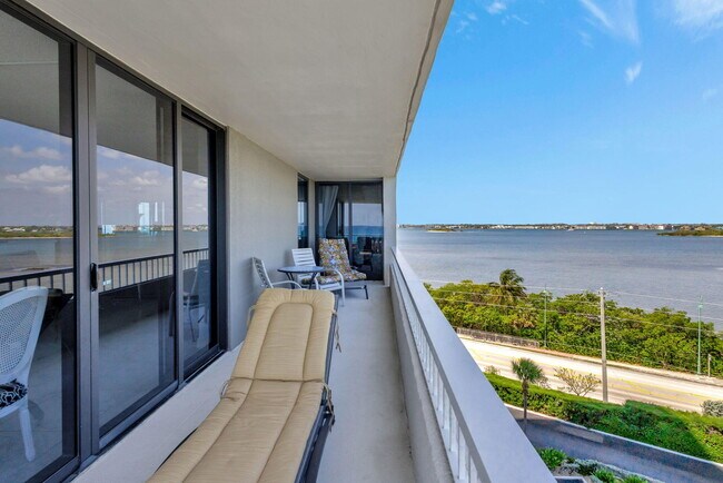 Building Photo - 5550 N Ocean Dr