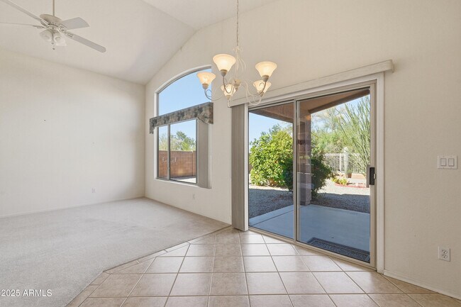 Building Photo - 4626 E Thorn Tree Dr