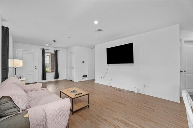 Building Photo - 732 Autumn Cherry Trl