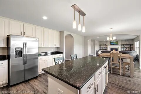 Building Photo - 61171 Saddlecreek Dr