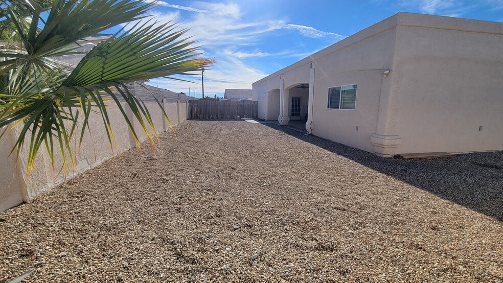 Building Photo - 2846 Seville Ln
