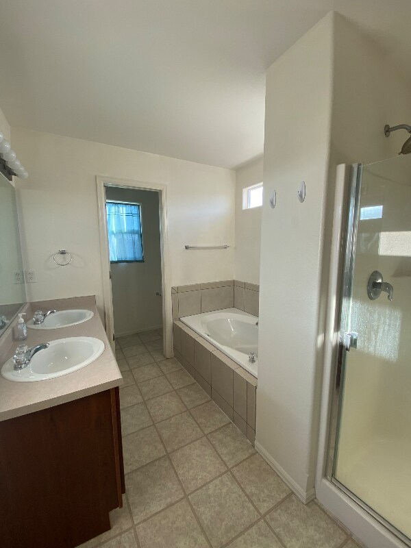 Building Photo - 10756 Deer Meadow Cir