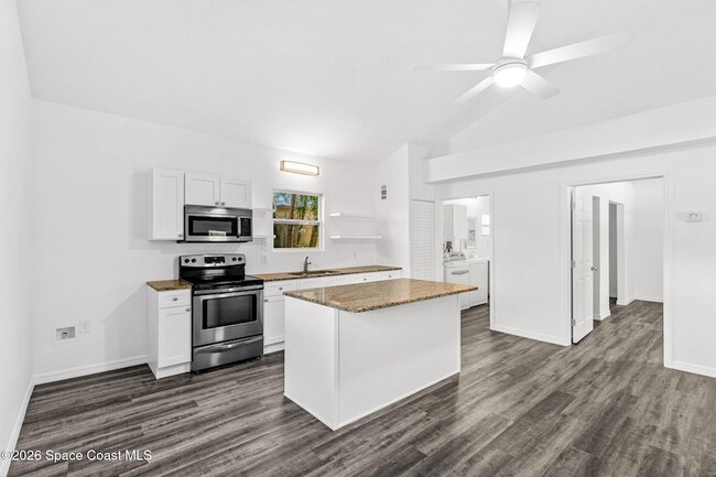 Building Photo - 1625 Hortana Dr