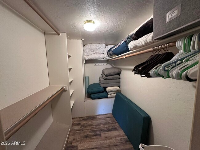 Building Photo - 11011 N Zephyr Dr