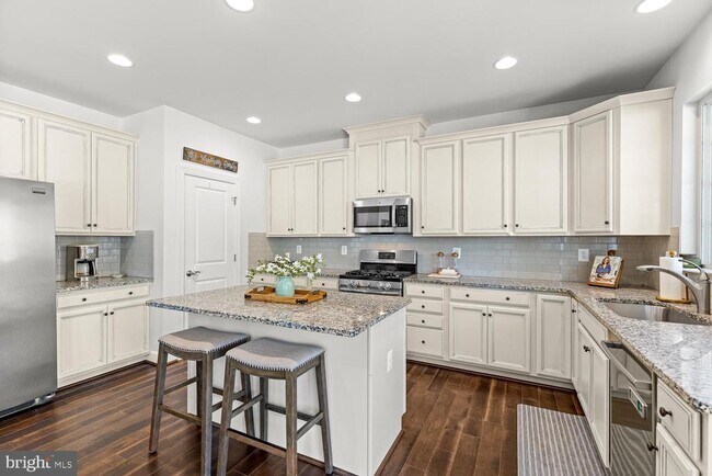 Building Photo - 397 Pear Blossom Rd