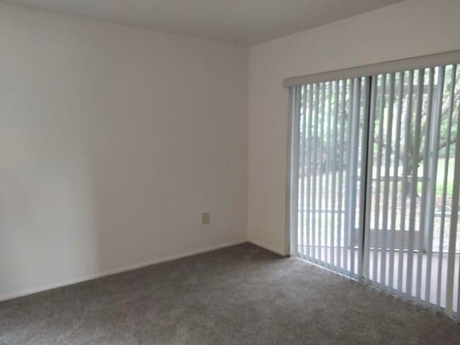 Building Photo - 3266 SE Aster Ln