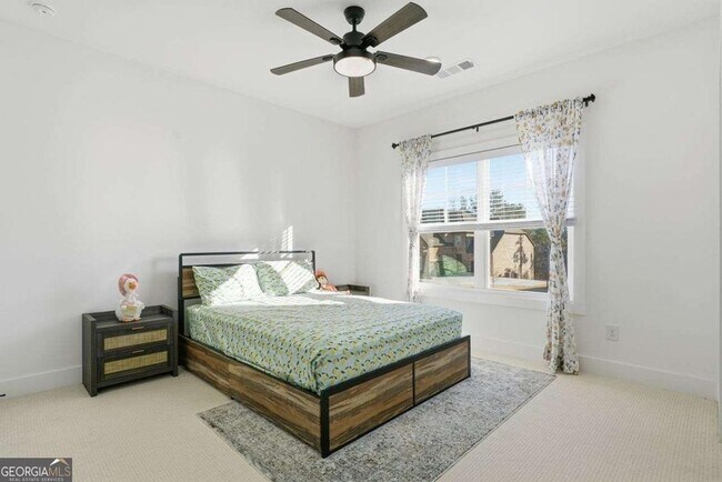 Building Photo - 415 Oakleigh Ave