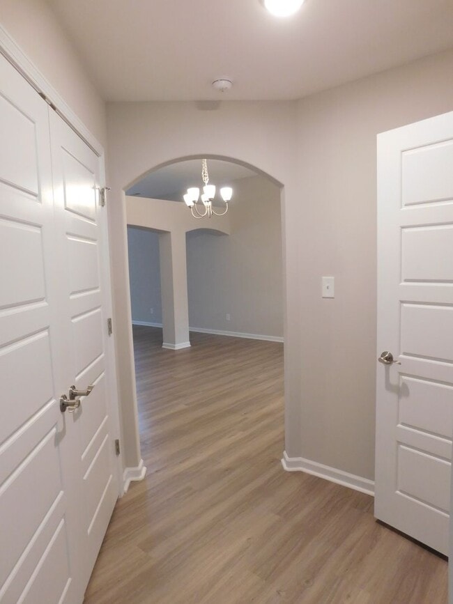 Building Photo - 500 Odham Ln