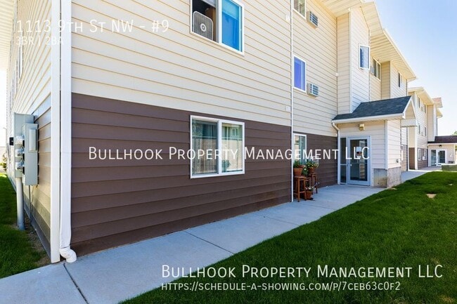 Building Photo - 1113 9th St NW