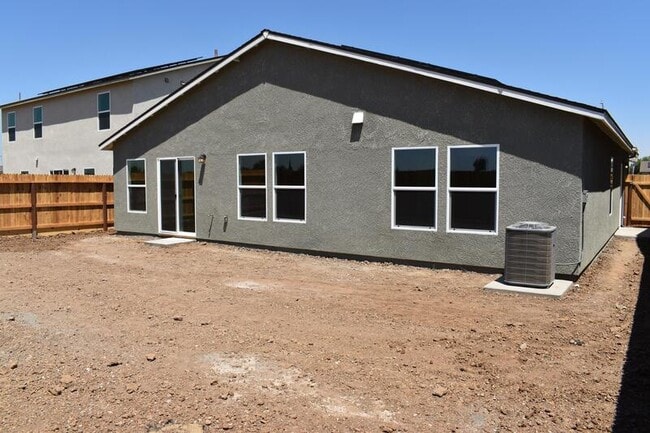 Building Photo - 4041 Bayonet Dr