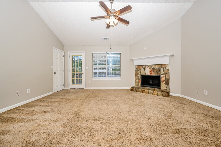 Building Photo - 725 Grove Pointe Cir