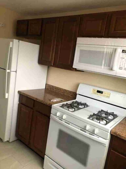 Building Photo - 4443 Estada Dr