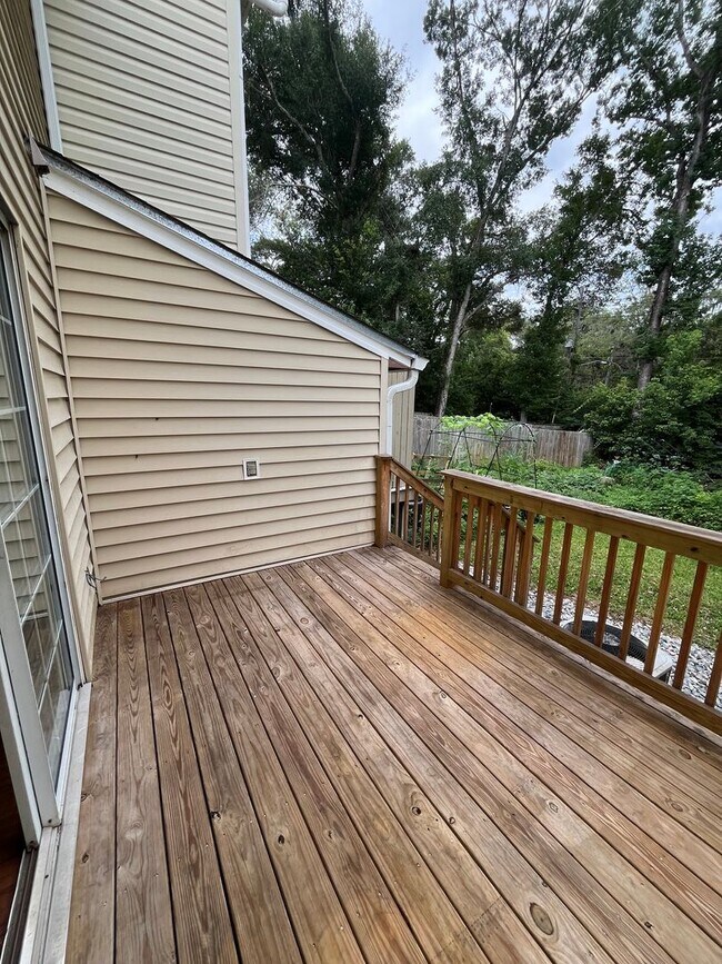 Building Photo - 1569 Jacks Dr