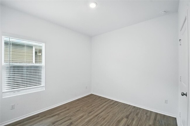 Building Photo - 1126 Cattail Ln