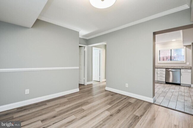 Building Photo - 2700 Dartmouth Rd