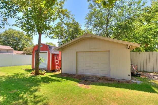 Building Photo - 211 S Fox Dr