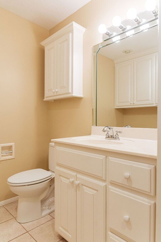 Building Photo - 3 Bed 3 Bath Home