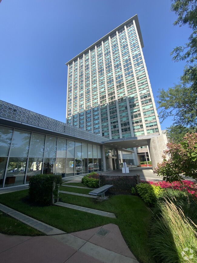 Building Photo - 3600 N Lake Shore Dr