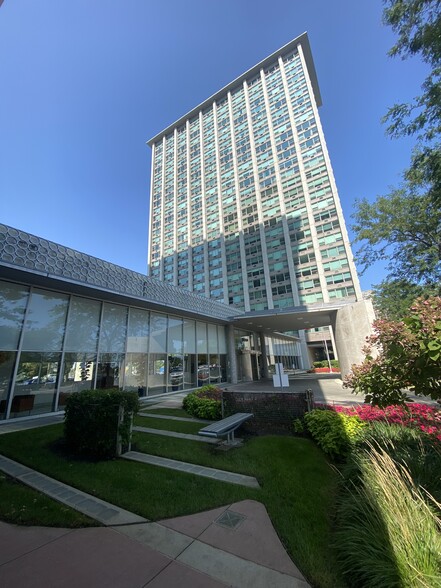 Primary Photo - 3600 N Lake Shore Dr