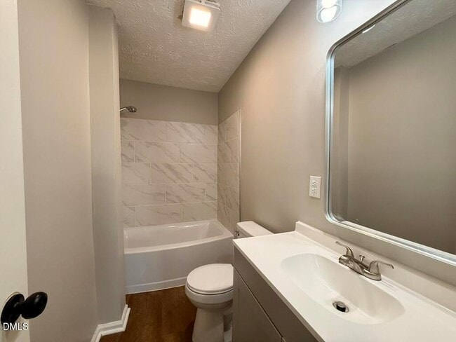 Building Photo - 1002 E Harnett St