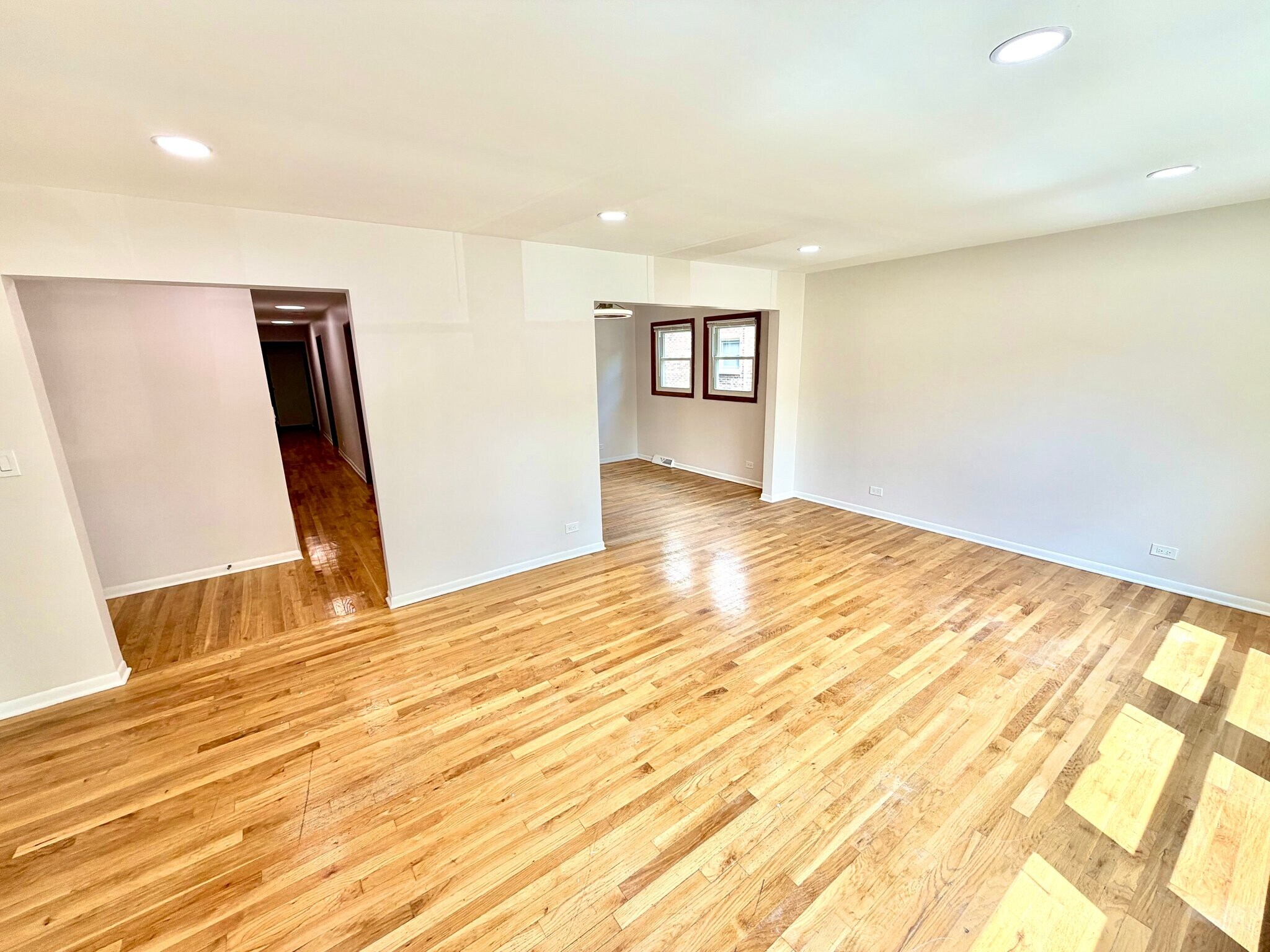 Building Photo - 167 E Van Buren St