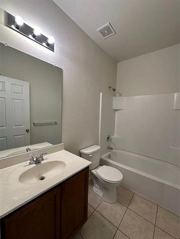 Building Photo - 2400 Lohani Ln