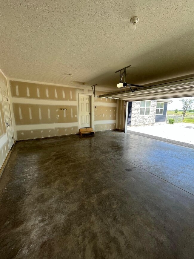 Building Photo - 17200 OH-739