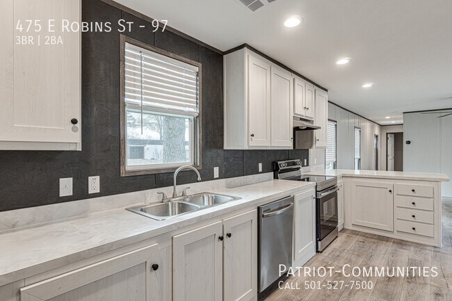 Building Photo - 475 E Robins St