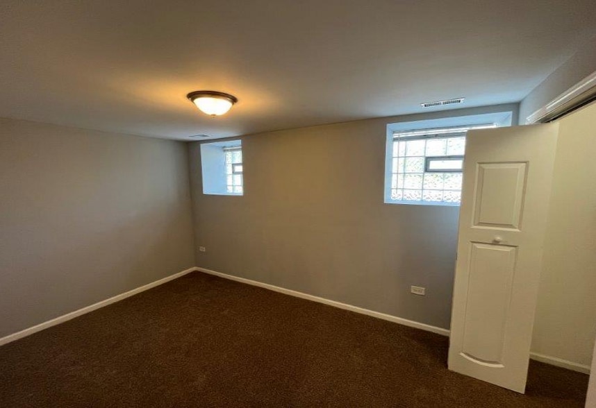 Building Photo - 2300 S Ridgeway Ave