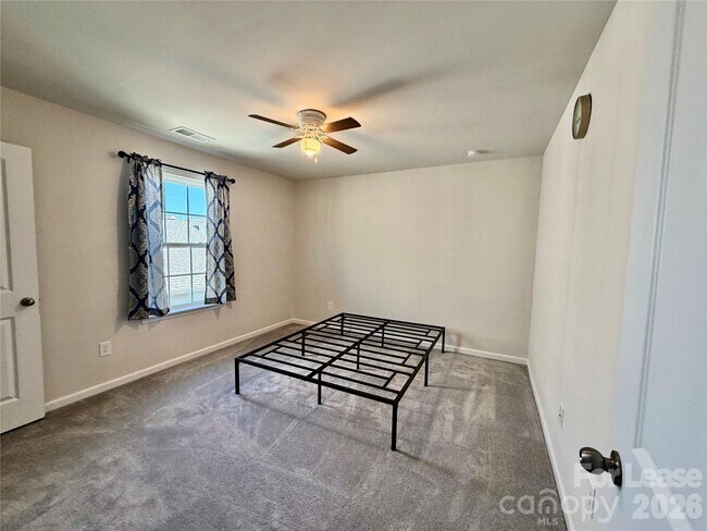 Building Photo - 365 Runner Stone Ln