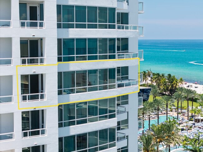 Building Photo - 4401 Collins Ave