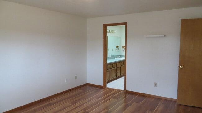 Building Photo - Spacious 4 Bedroom Home in North Corvallis Cul-de-Sac