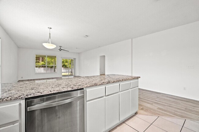 Building Photo - 47 White Heron Dr