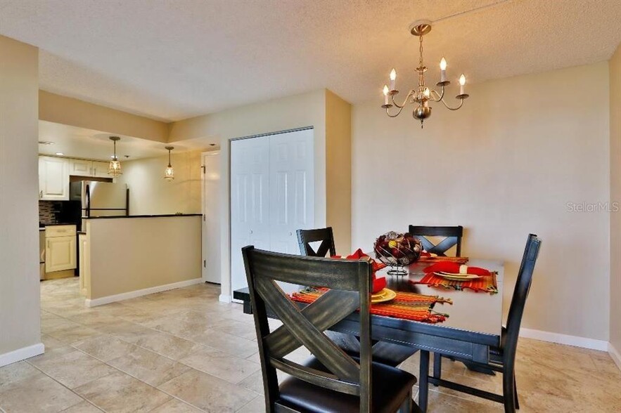 Dining Room - 1 Key Capri Key
