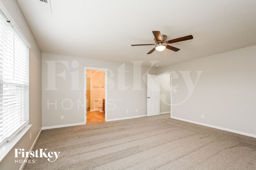 Building Photo - 17030 S Burntwood Way