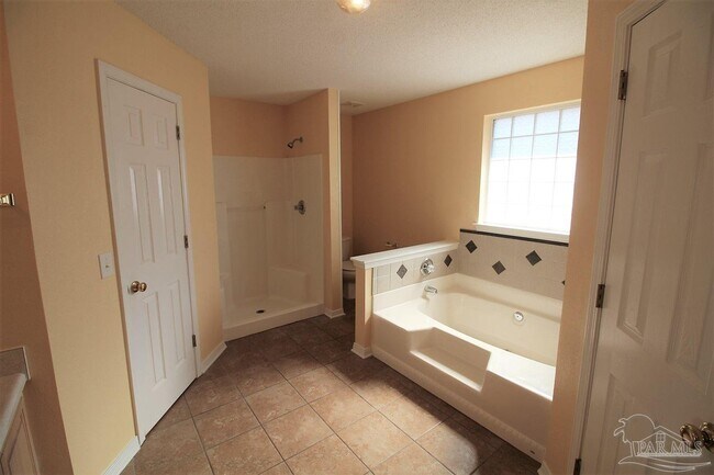 Building Photo - 10878 Country Ostrich Dr