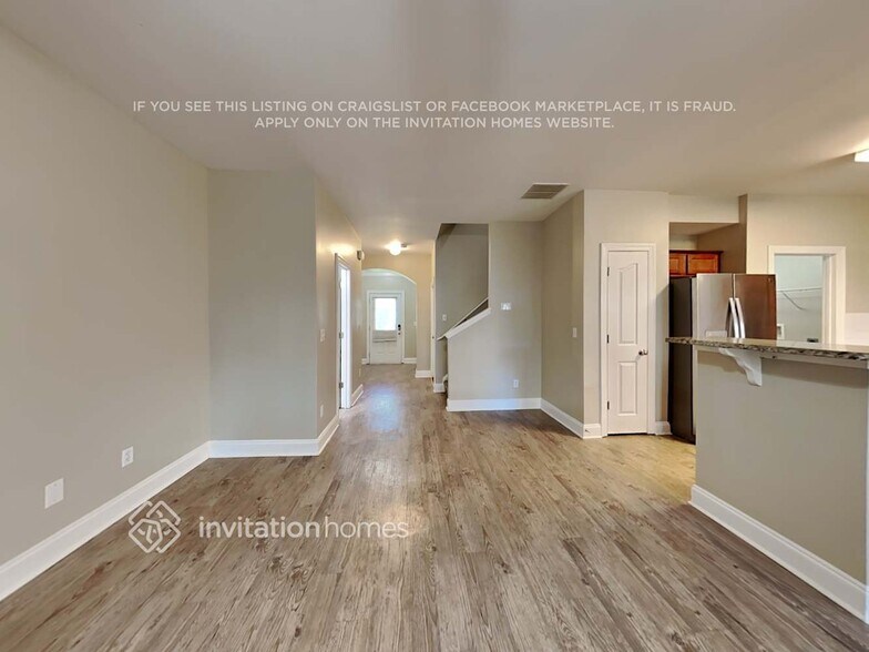 Building Photo - 5871 Apple Grove Rd NE