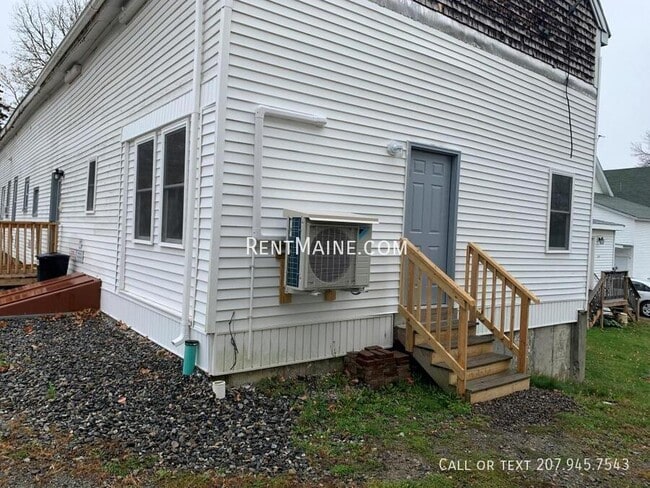 Building Photo - 38 Railroad St