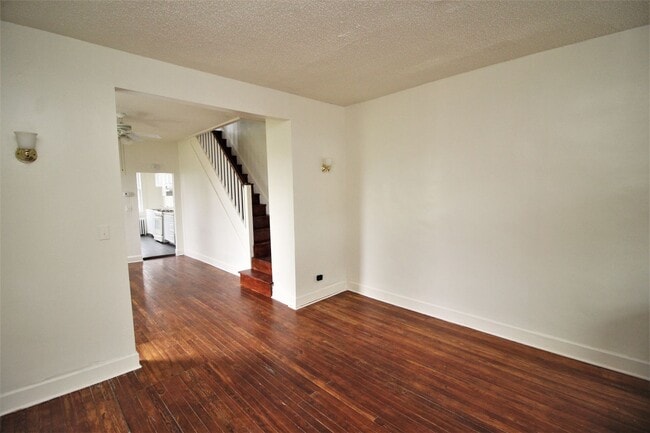 Building Photo - Nice EOG Coldstream Homestead Montebello 3bd/1ba w/ W/D! Available 6/15