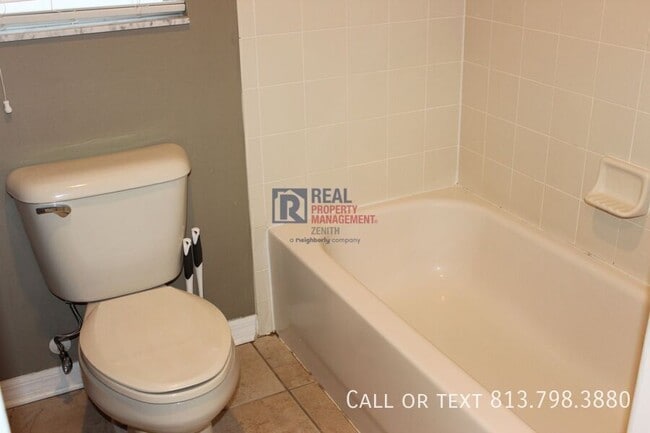 Building Photo - 13655 Artesa Bell Dr