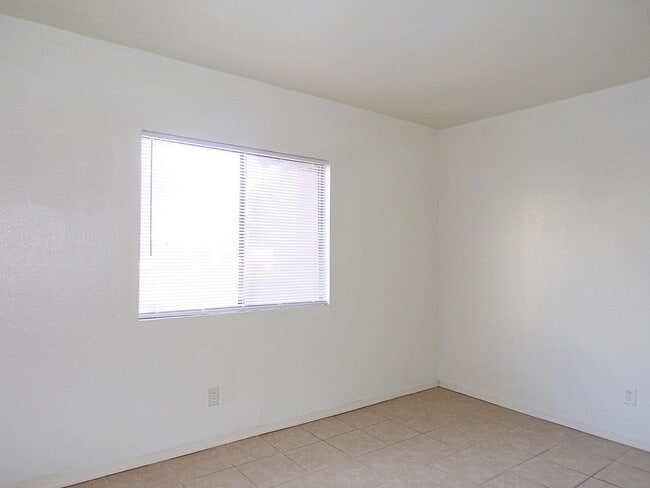 Building Photo - 4232 Ave Palermo