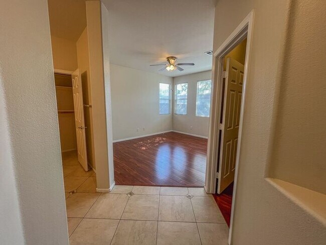 Building Photo - Charming Single-Story Home in a Prime Loca...