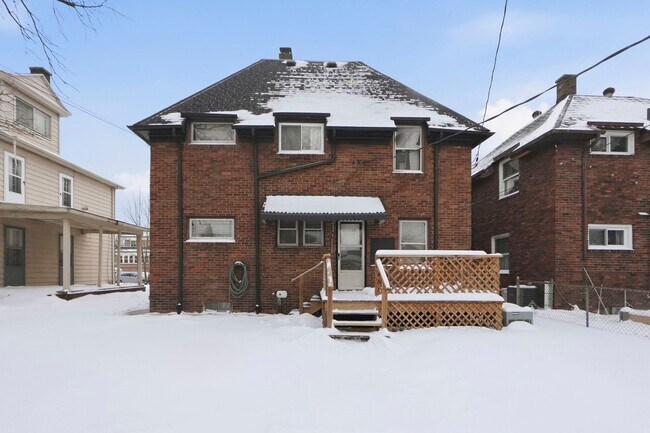 Building Photo - 714-716 Packard Ave