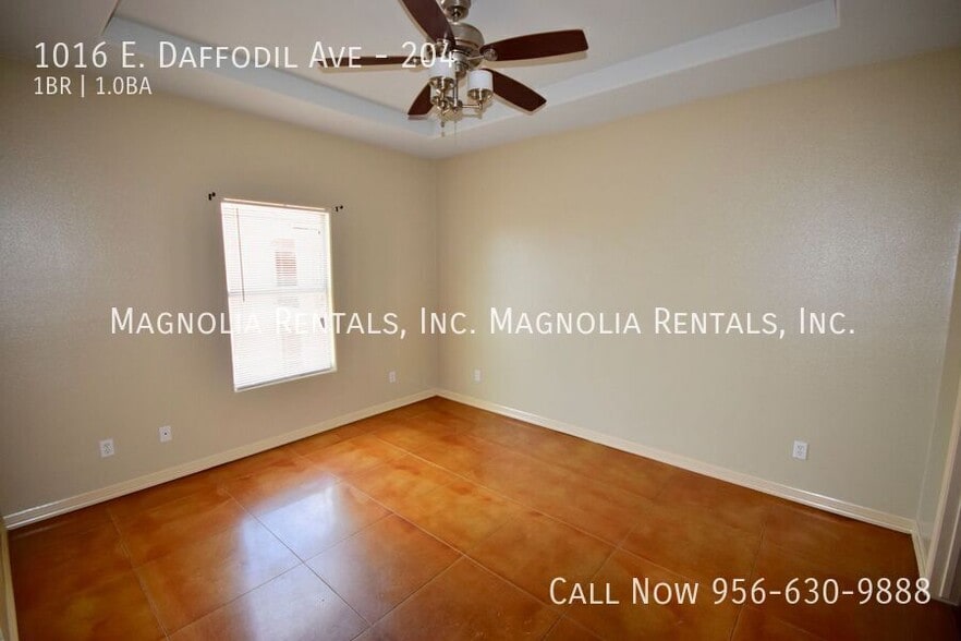 Building Photo - 1016 E Daffodil Ave